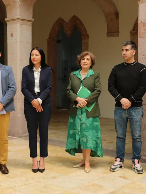 8c6427_5b076efdee75414f87a2b3aa24f976ce~mv2